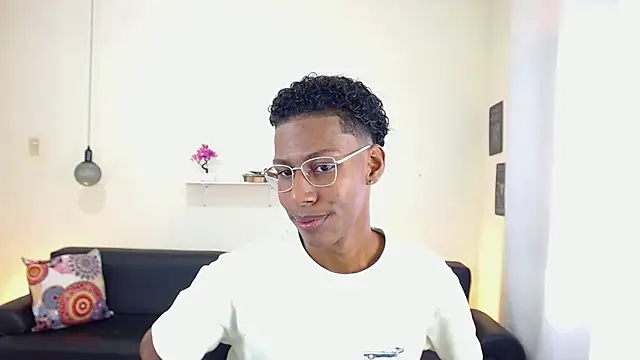 maiki18  online show from 02/15/25, 02:22