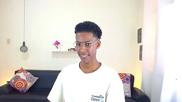 maiki18  online show from 02/26/25, 08:00