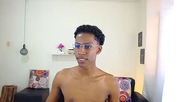 maiki18  online show from 03/10/25, 04:46