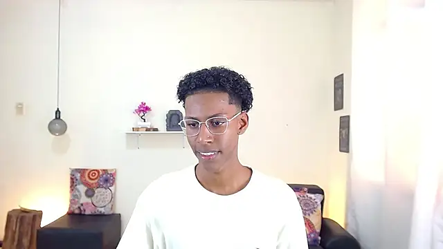 maiki18  online show from 03/18/25, 07:53