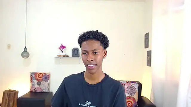 maiki18  online show from 03/20/25, 07:57