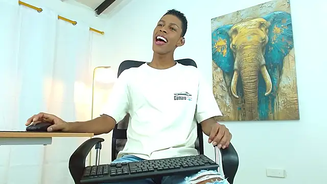 maiki18  online show from 09/12/25, 02:06