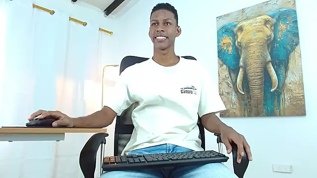 maiki18  online show from 09/15/25, 02:06