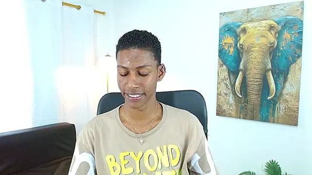 maiki18  online show from 12/18/25, 09:10