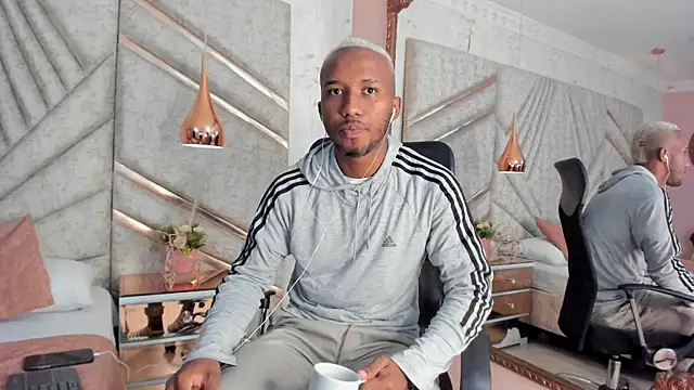 JamesParck online show from 02/04/25, 12:22