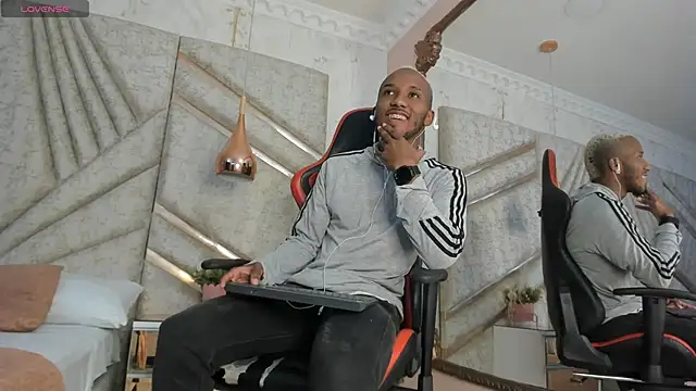 JamesParck online show from 02/07/25, 12:17