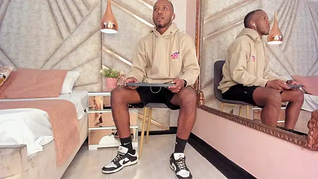 JamesParck online show from 03/16/25, 12:33