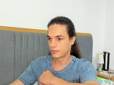 Snapshot of uglycoyote18 chatting on 10/26/25, 10:04 uglycoyote18 online show from 10/26/25, 10:04