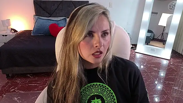 brandy sweet  online show from 01/16/26, 03:54