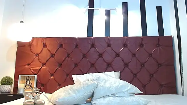 Snapshot of MariaJoseWalker chatting on 12/12/24, 08:10 MariaJoseWalker online show from 12/12/24, 08:10