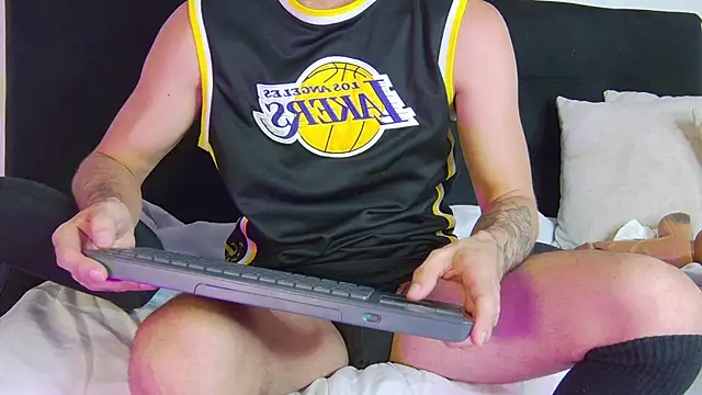 Adam MillanFF online show from 01/05/26, 08:23