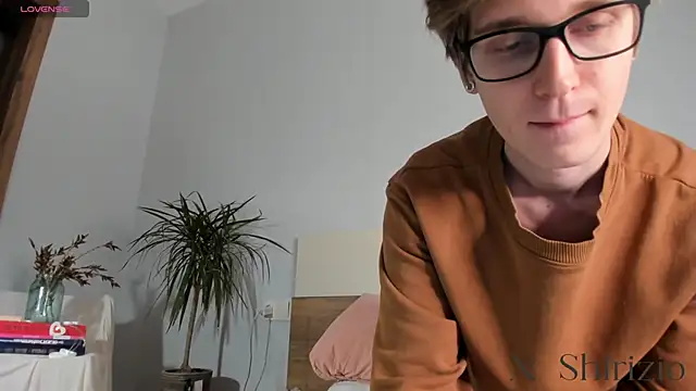 Snapshot of Shirizi chatting on 01/28/25, 10:45 Shirizi online show from 01/28/25, 10:45