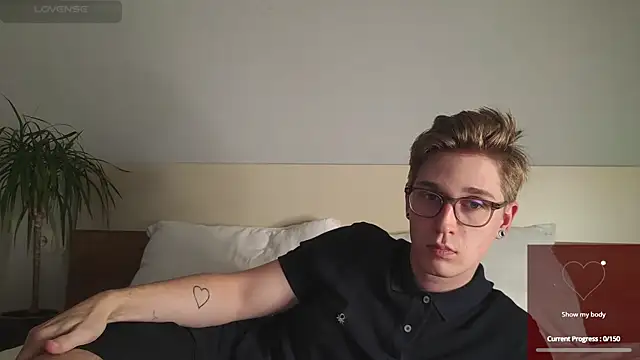 Snapshot of Shirizi chatting on 11/09/25, 02:48 Shirizi online show from 11/09/25, 02:48