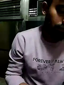 Snapshot of rayhan085 chatting on 12/28/24, 11:30 rayhan085 online show from 12/28/24, 11:30