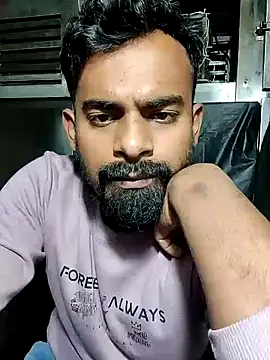 Snapshot of rayhan085 chatting on 12/29/24, 12:01 rayhan085 online show from 12/29/24, 12:01