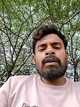 Snapshot of rayhan085 chatting on 11/24/25, 08:58 rayhan085 online show from 11/24/25, 08:58