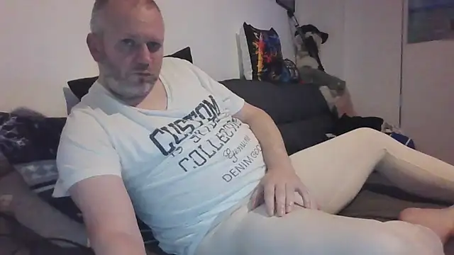 ShyBoy1982 online show from 02/22/26, 09:35