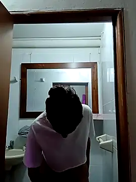 Snapshot of Leslly_ chatting on 01/11/25, 02:09 Leslly  online show from 01/11/25, 02:09