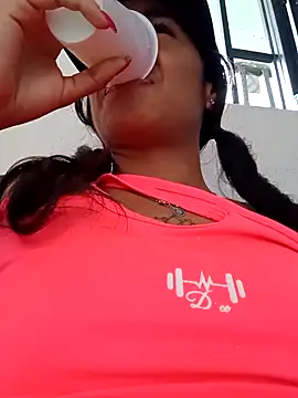 Snapshot of Leslly_ chatting on 03/09/25, 07:37 Leslly  online show from 03/09/25, 07:37