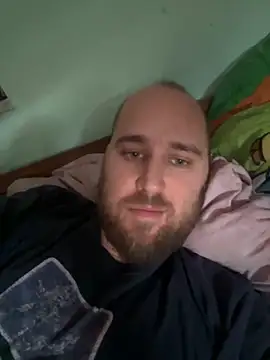 Snapshot of aronion123 chatting on 10/17/25, 01:03 aronion123 online show from 10/17/25, 01:03