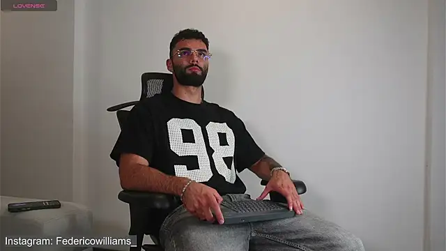 Derek w online show from 09/23/25, 04:59