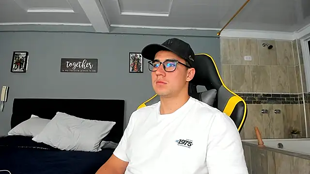 owengray2n online show from 01/19/25, 06:20