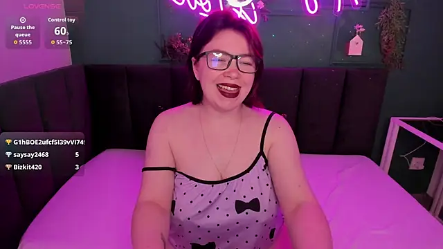 Snapshot of Emily_Amorre chatting on 07/14/26, 02:05 Emily Amorre online show from 07/14/26, 02:05