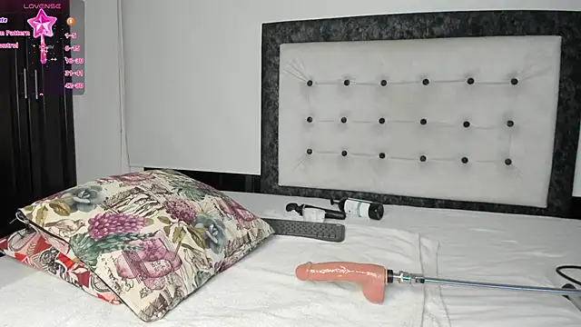 Snapshot of SelenaGmez chatting on 01/21/25, 10:08 SelenaGmez online show from 01/21/25, 10:08