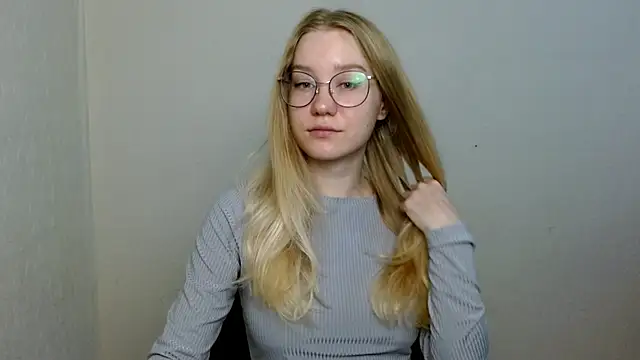 Snapshot of cindi_hot chatting on 11/11/25, 08:47 cindi hot online show from 11/11/25, 08:47