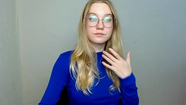 Snapshot of cindi_hot chatting on 11/17/25, 11:27 cindi hot online show from 11/17/25, 11:27