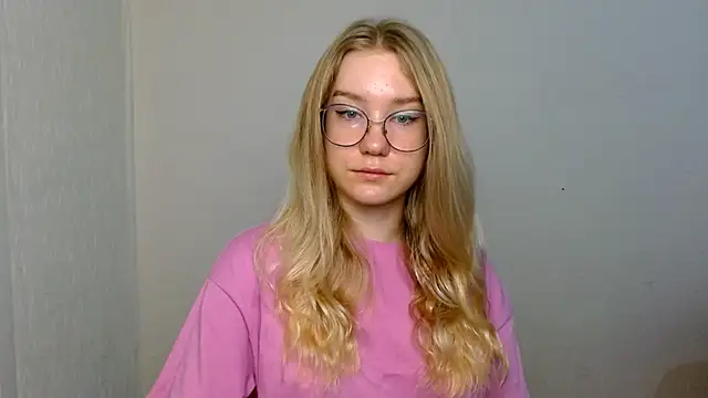 Snapshot of cindi_hot chatting on 11/28/25, 08:28 cindi hot online show from 11/28/25, 08:28