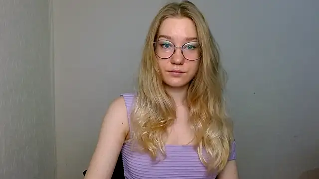 Snapshot of cindi_hot chatting on 12/05/25, 10:13 cindi hot online show from 12/05/25, 10:13