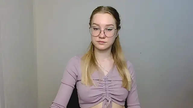 Snapshot of cindi_hot chatting on 01/15/26, 04:55 cindi hot online show from 01/15/26, 04:55