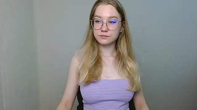 Snapshot of cindi_hot chatting on 02/23/26, 09:28 cindi hot online show from 02/23/26, 09:28