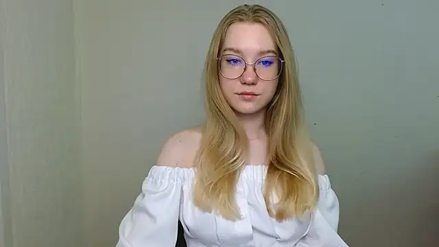 Snapshot of cindi_hot chatting on 03/05/26, 10:00 cindi hot online show from 03/05/26, 10:00