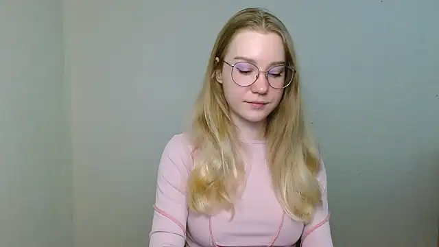 Snapshot of cindi_hot chatting on 03/07/26, 11:29 cindi hot online show from 03/07/26, 11:29