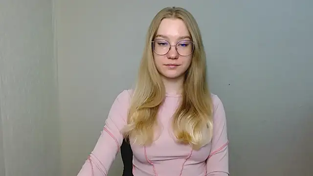 Snapshot of cindi_hot chatting on 03/18/26, 10:29 cindi hot online show from 03/18/26, 10:29