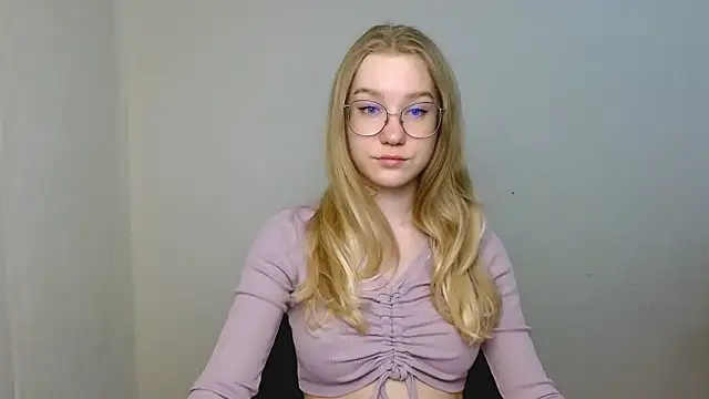 Snapshot of cindi_hot chatting on 03/19/26, 03:05 cindi hot online show from 03/19/26, 03:05