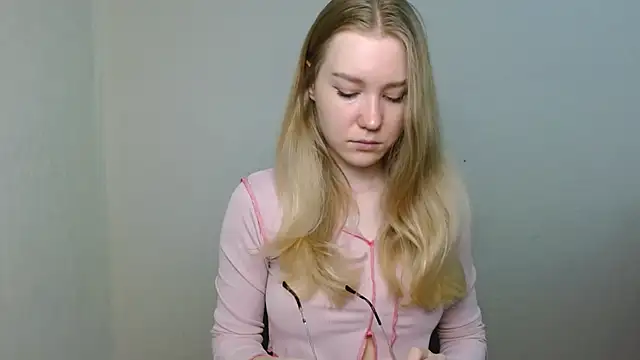 Snapshot of cindi_hot chatting on 03/20/26, 11:04 cindi hot online show from 03/20/26, 11:04