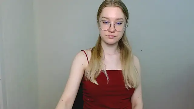 Snapshot of cindi_hot chatting on 03/21/26, 11:26 cindi hot online show from 03/21/26, 11:26