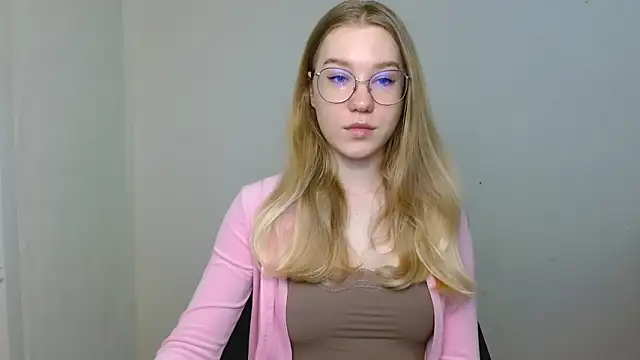 Snapshot of cindi_hot chatting on 03/29/26, 10:15 cindi hot online show from 03/29/26, 10:15