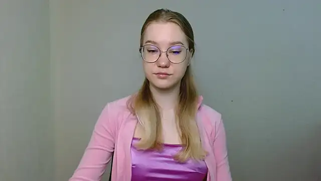 Snapshot of cindi_hot chatting on 03/30/26, 09:32 cindi hot online show from 03/30/26, 09:32