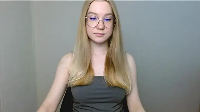 Snapshot of cindi_hot chatting on 04/04/26, 03:31 cindi hot online show from 04/04/26, 03:31