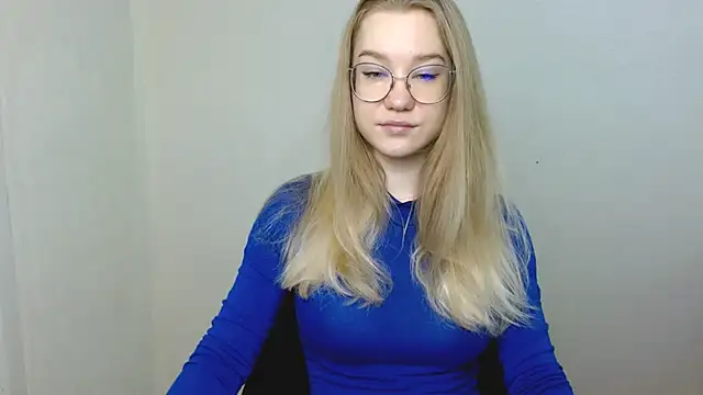 Snapshot of cindi_hot chatting on 04/20/26, 10:40 cindi hot online show from 04/20/26, 10:40