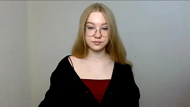 Snapshot of cindi_hot chatting on 04/26/26, 11:19 cindi hot online show from 04/26/26, 11:19