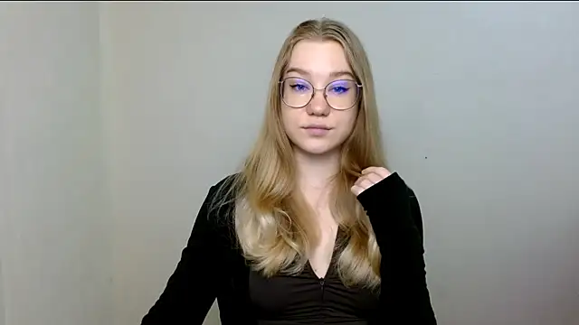 Snapshot of cindi_hot chatting on 04/30/26, 11:05 cindi hot online show from 04/30/26, 11:05
