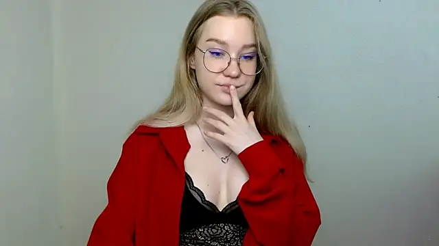 Snapshot of cindi_hot chatting on 06/07/26, 10:30 cindi hot online show from 06/07/26, 10:30
