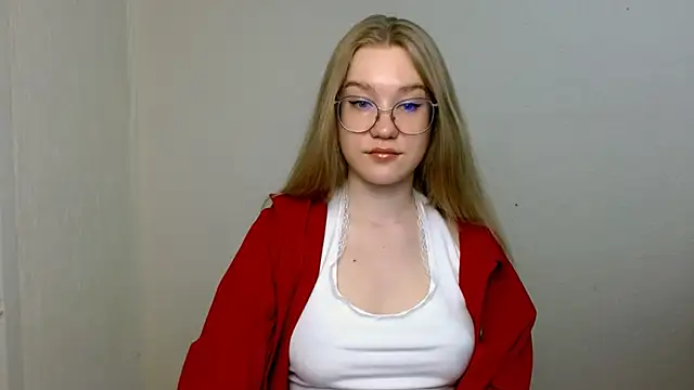 Snapshot of cindi_hot chatting on 06/13/26, 10:35 cindi hot online show from 06/13/26, 10:35
