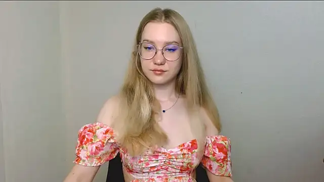 Snapshot of cindi_hot chatting on 07/07/26, 10:19 cindi hot online show from 07/07/26, 10:19