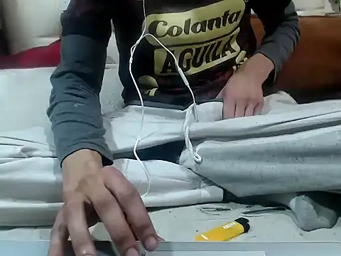 Snapshot of hedocock21 chatting on 11/15/25, 12:41 hedocock21 online show from 11/15/25, 12:41